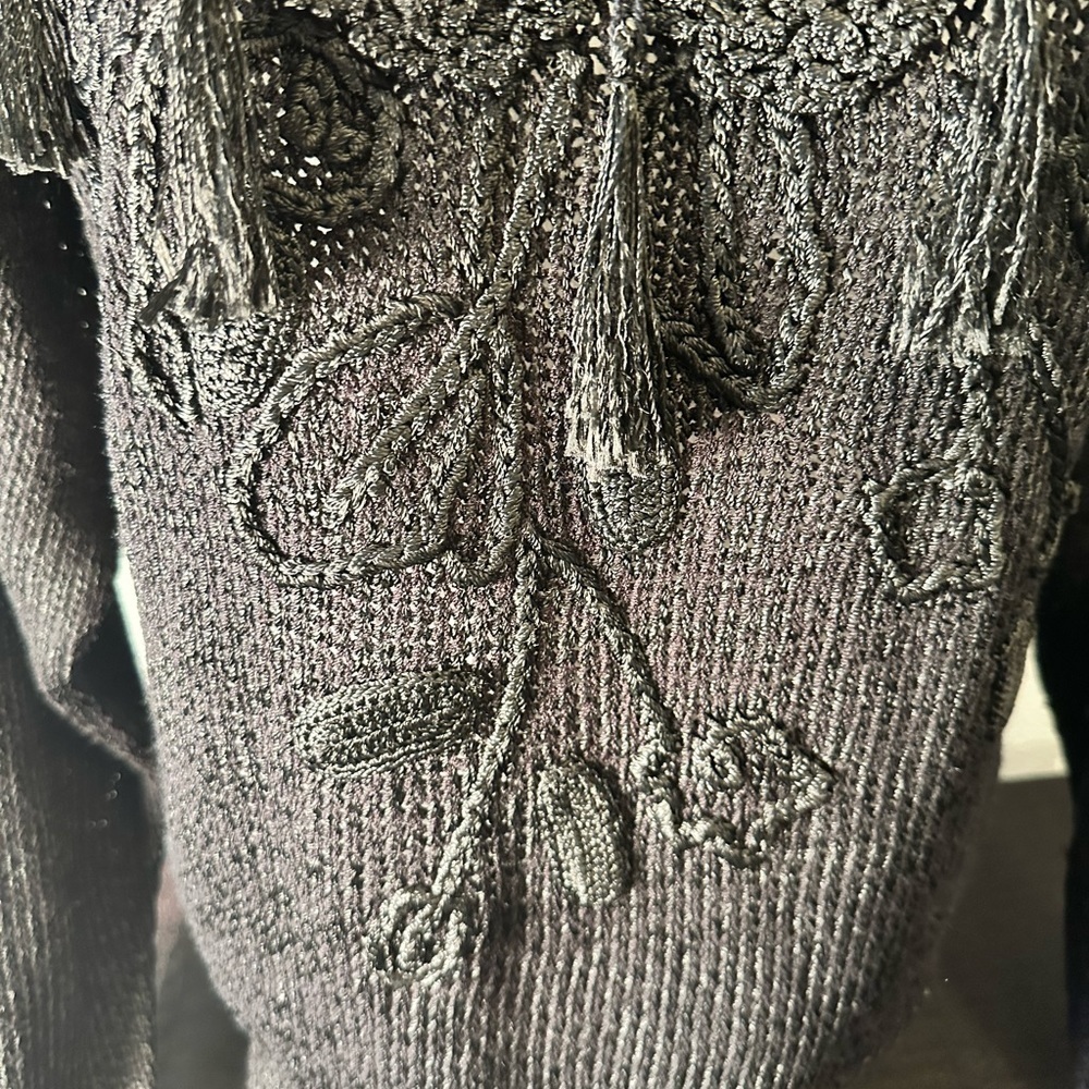 Vintage Women’s Crochet Knit Sweater With Embroidery Stunning! - Picture 2 of 7